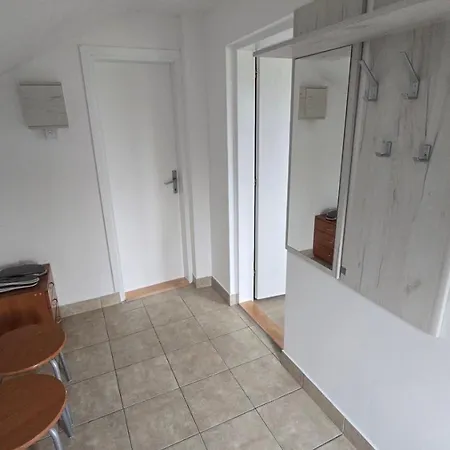 Nyaraló Vikendica, Stan Na Dan *